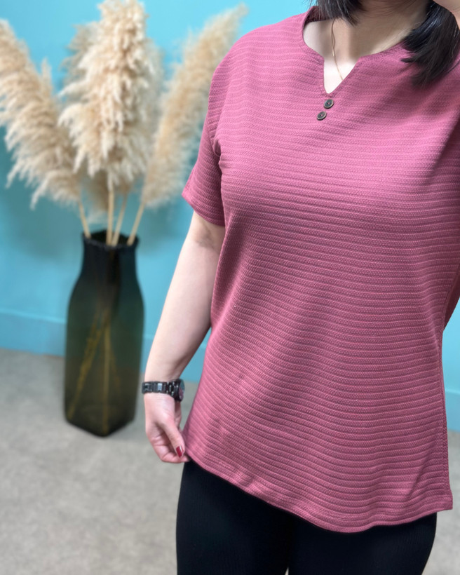 تیشرت یقه دلبری دو دکمه کد ۱۴۰
